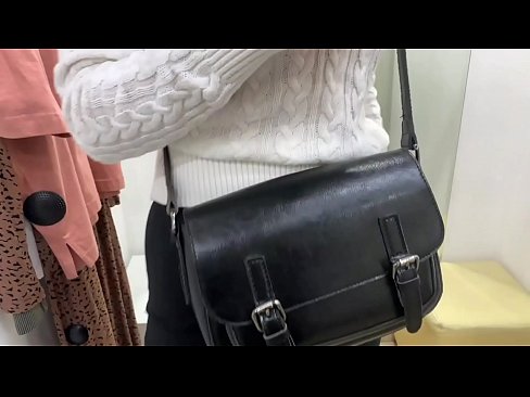 ❤️ Публична мастурбация на младата кучка FeralBerry с вибратор в стаята за обличане Руско порно в bg.redpornpictures.ru ❤